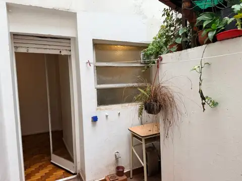 Venta 2 ambientes con Patio Apto Crédito