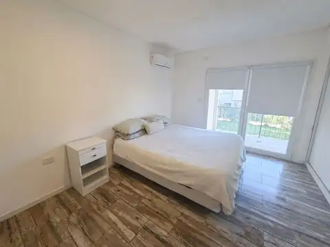 Depto Tipo Casa en Venta con 2 cocheras