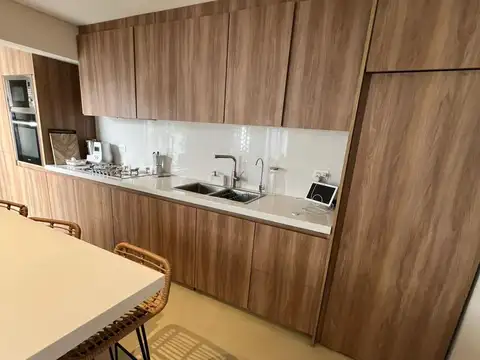 Depto Tipo Casa en Alquiler en Golf, USD 1.800