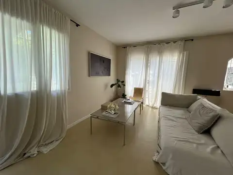 Depto Tipo Casa en Alquiler de 3 ambientes