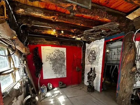 Casa 9 ambientes con 4 baños