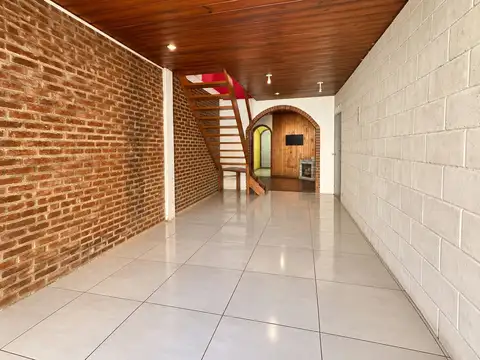 Casa 3 ambientes con 2 baños