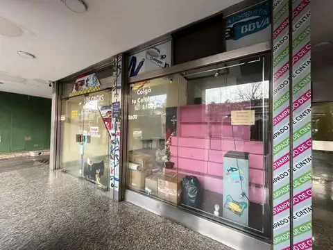 ES UN SEÑOR LOCAL  Espacioso local PB cuadra comercial