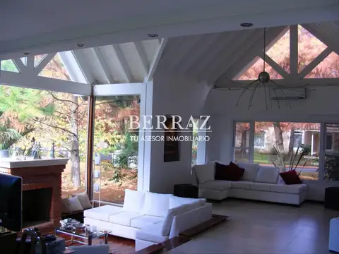 Casa venta 6 ambientes en Campo Grande Pilar lote de