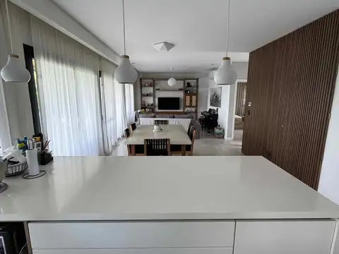 Casa en Alquiler de 4 dormitorios