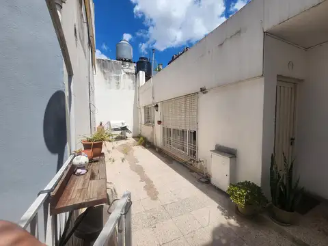 Casa interna de pasillo Suipacha 1200