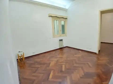 Saavedra 300, Piso 1
