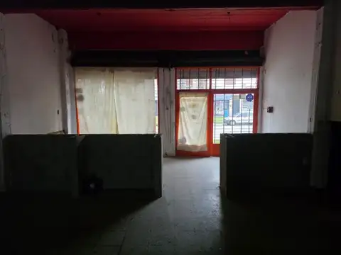 Alquiler Local en Villa Luzuriaga