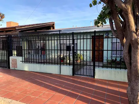 VENTA CASA 4 DORMITORIOS LICEO II SECC CORDOBA