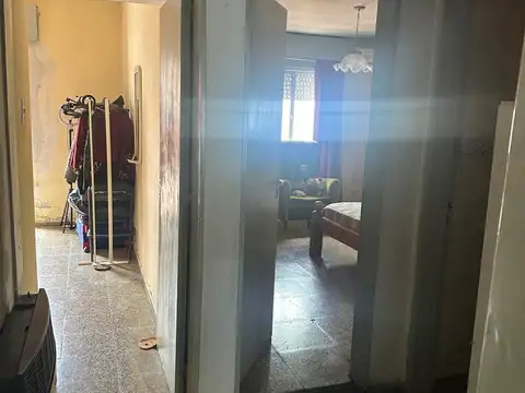 Casa 9 ambientes con 1 baño