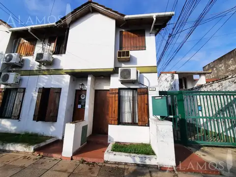 Depto Tipo Casa en Venta de 2 ambientes