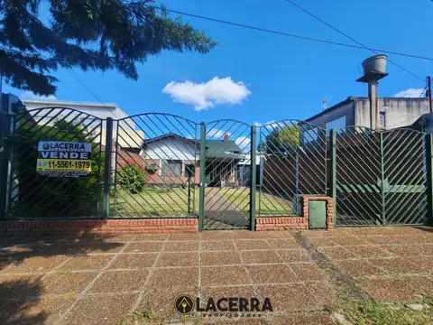 Casa 4 ambientes con parque en venta en Loma Hermosa NUEVO VALOR 