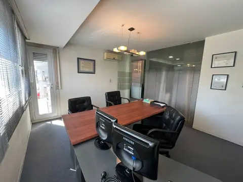 Inmueble comercial sobre Avenida principal Lanus Oeste