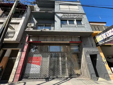 Av. Hipolito Yrigoyen al 4700