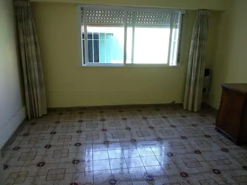 Depto Tipo Casa en Alquiler con 1 cocheras