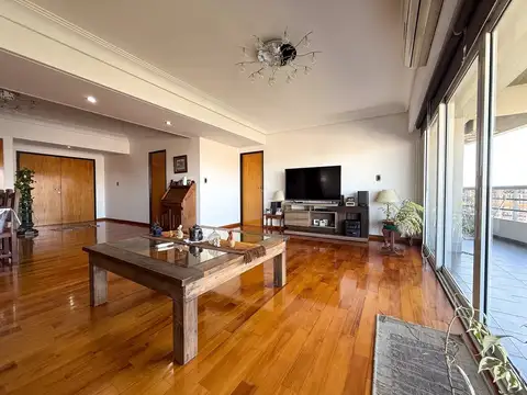 VENTA 5 AMB CASEROS CON COCHERA CASEROS