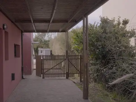 Casa en Venta con 4 cocheras