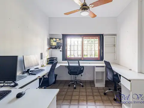 Casa 6 ambientes con 2 baños