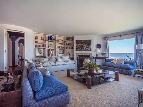 Casa sobre el mar en alquiler en La Barra de 6 dormitorios 100
