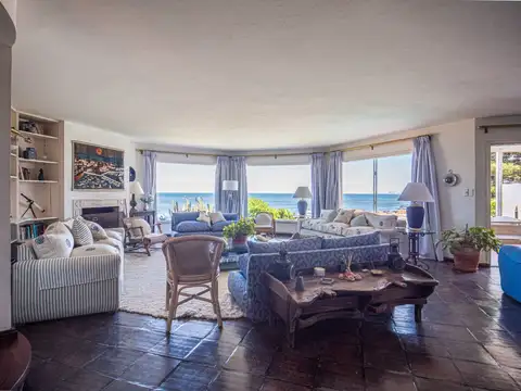 Casa sobre el mar en alquiler en La Barra de 6 dormitorios