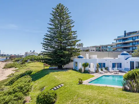 Casa sobre el mar en alquiler en La Barra de 6 dormitorios