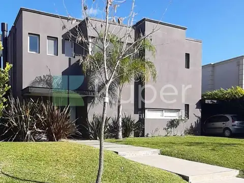 Casa Chalet  en Venta en San Francisco, Villanueva, Tigre