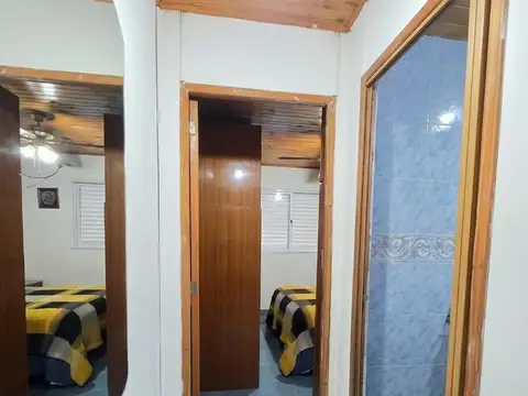 Casa 6 ambientes con 2 baños