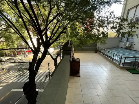 3 ambientes-terraza propia-más balcón aterrazado