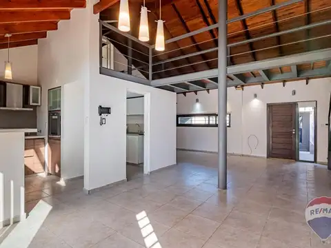 Casa 5 ambientes con 3 baños