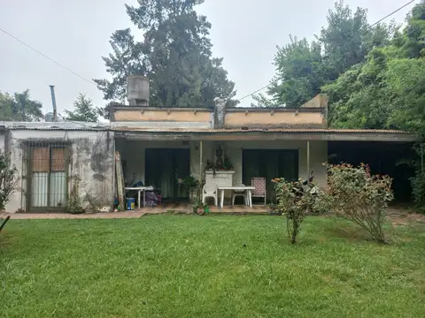 Casa con gran parque en venta, General Las Heras