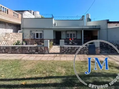 HERMOSA CASA DE 4 AMBIENTES