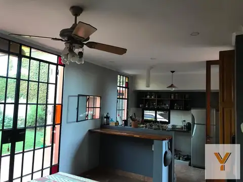Casa en venta - 4 Dormitorios 3 Baños 2 Cocheras - 566Mts2 - Mercedes