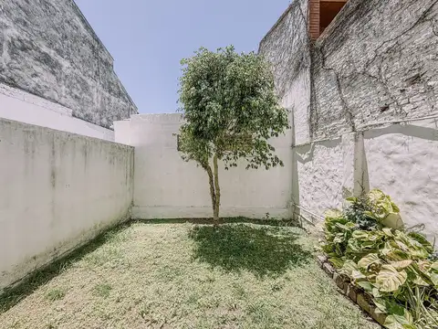 Depto Tipo Casa en Venta en Lanus Oeste, USD 98.999