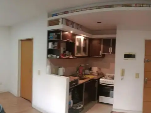 Av Forest 1100, Piso 1