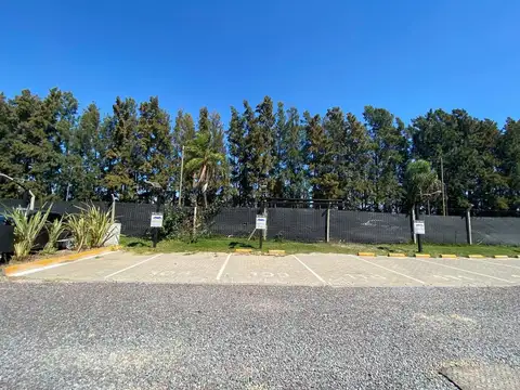 Venta Cochera  complejo Vila Vela Tigre