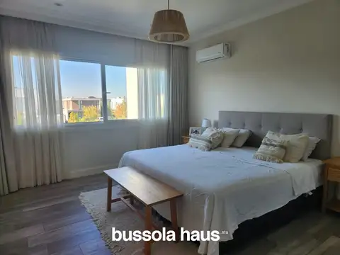 Casa en alquiler 3 dormitorios lote interno en Las Tipas Nordelta