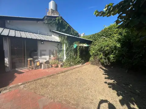 CASA 3 AMBIENTES CASTELAR NORTE