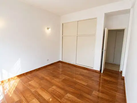 OPORTUNIDAD VENTA 2 AMBIENTES GRANDE CENTRICO ESCUCHA OFERTA