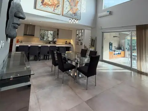 CASA DE CATEGORIA EN VENTA EN COUNTRY VALLE DEL GOLF