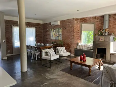 Casa 5 ambientes con 3 baños