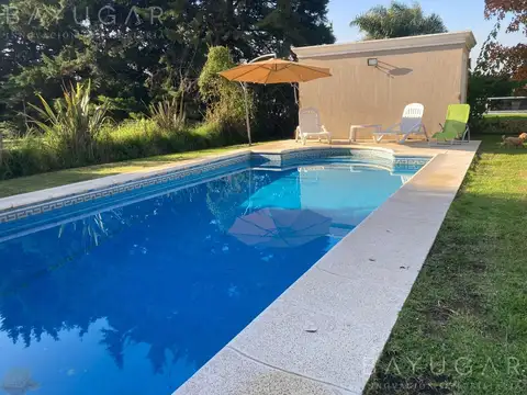 Casa 6 ambientes con 2 baños