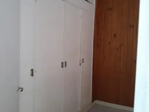 Casa 5 ambientes con 1 baño