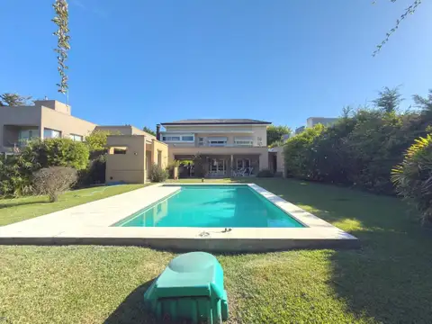 CASA EN VENTA EN BARRIO CERRADO SAN JOAQUIN I - APTA BANCO - 139 ESQ 485- J. GORINA - LA PLATA