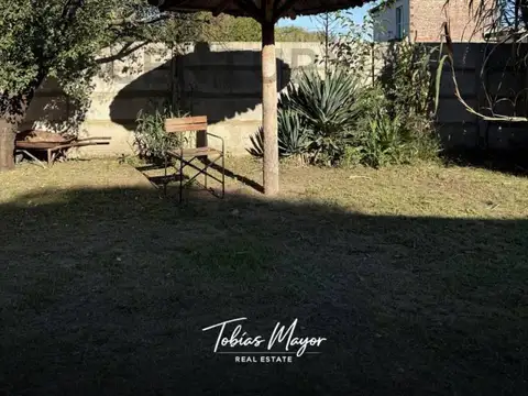 Quinta con amplio parque y potencial de renta - Venado Tuerto