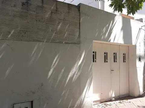 Casa interna con Garage en arroyito