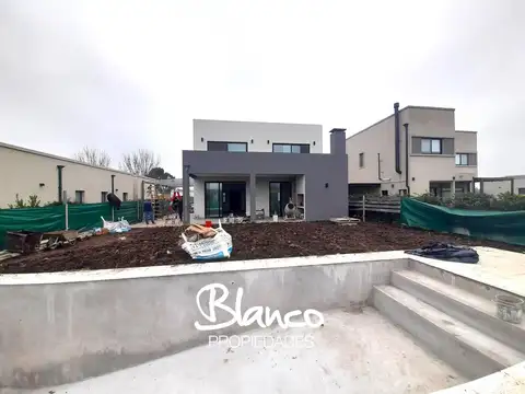 Casa en Venta en el Barrio Cerrado Santo Tomas, Pilar, G.B.A. Zona Norte