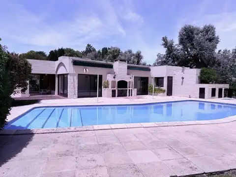 Casa 6 ambientes con 3 baños