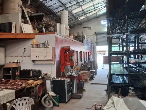 Galpon en Venta 33  mts Fondo