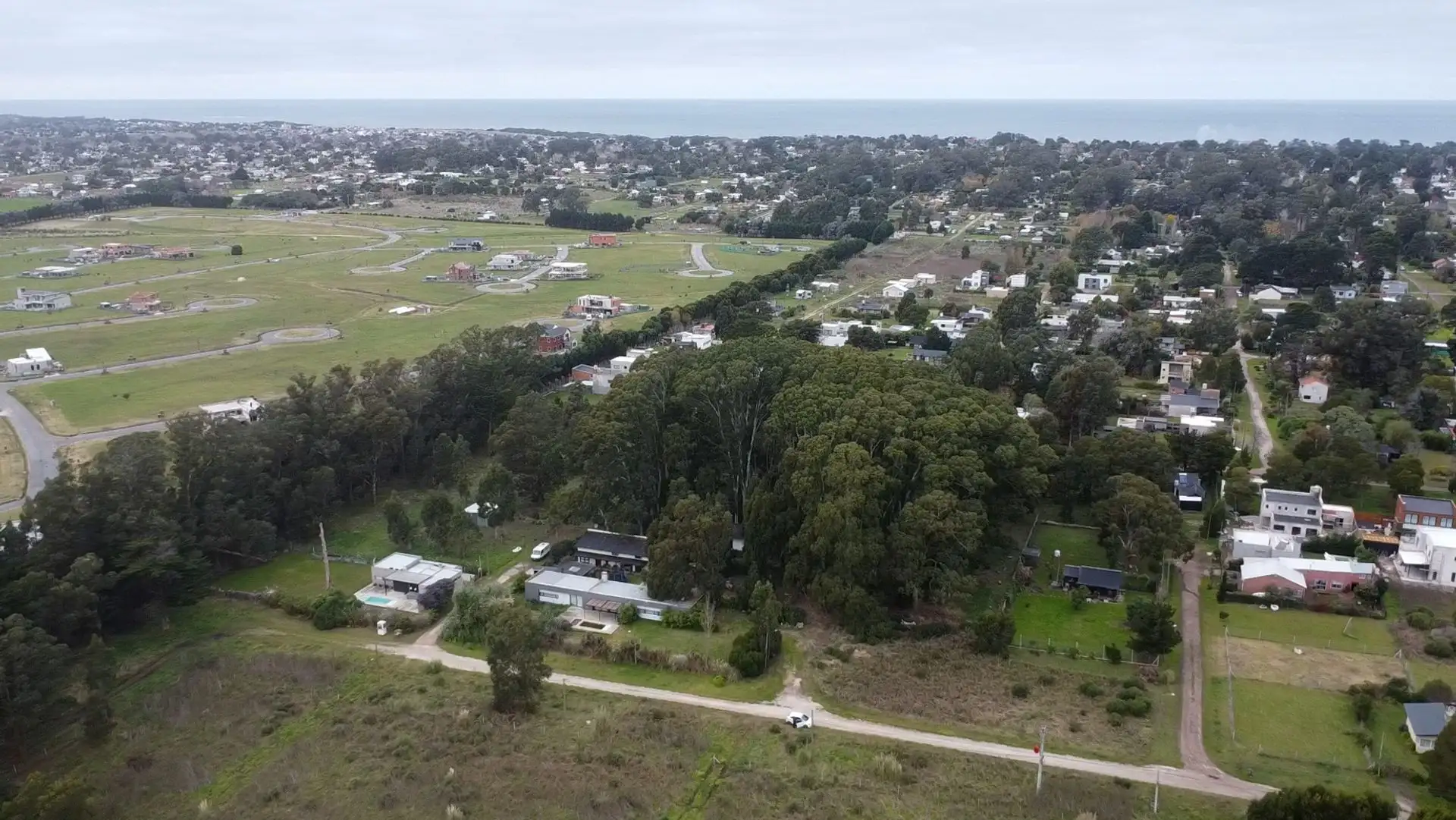 Venta de lote 375m² barrio Acantilados