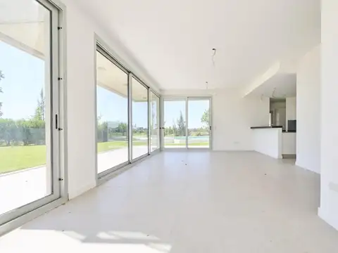 Departamento 4 ambientes con 3 baños